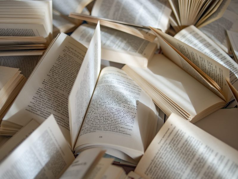 PREFAZIONI, PROLOGHI, NOTE e…